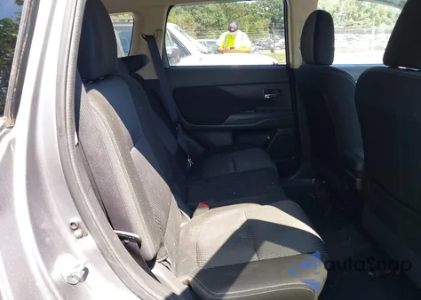 2016 Mitsubishi Outlander Es z USA, uszkodzony, nr VIN JA4AZ3A32GZ041184